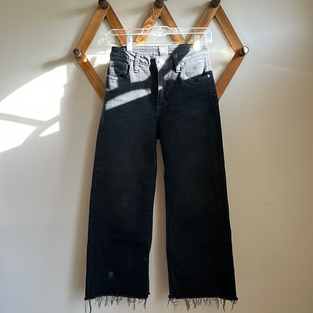 BDG frayed hem jeans size 24